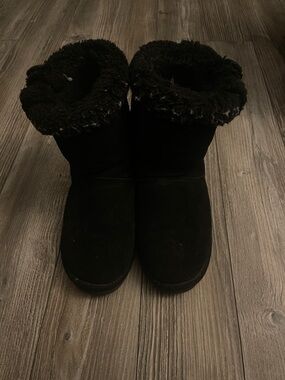 Women’s Black Faux-Fur Winter Boots